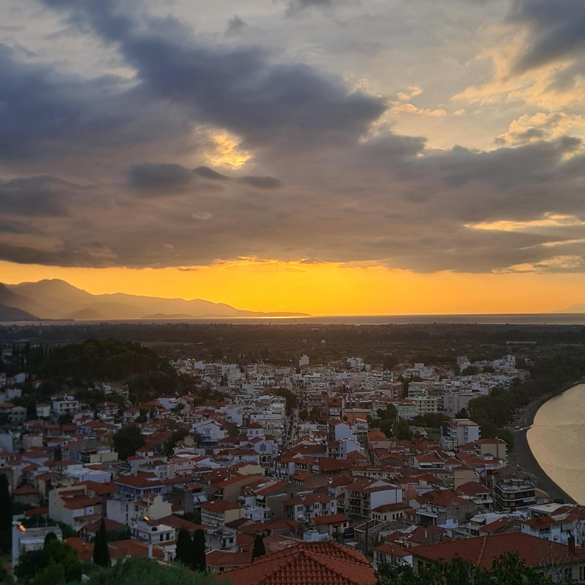 View By The Castle Nafpaktos Villa Exterior photo